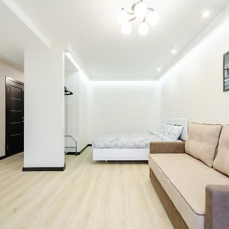 Artal Apartment On Obolonsky Avenue 31 Киев Екстериор снимка