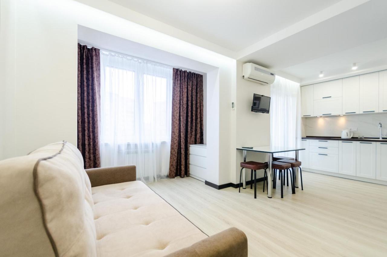 Artal Apartment On Obolonsky Avenue 31 Киев Екстериор снимка